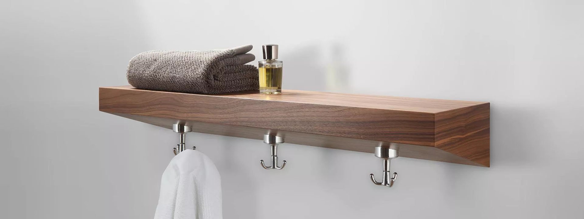 Wandboard SUNNY aus Echtholz mit moderner Holzoptik und Hakenleiste